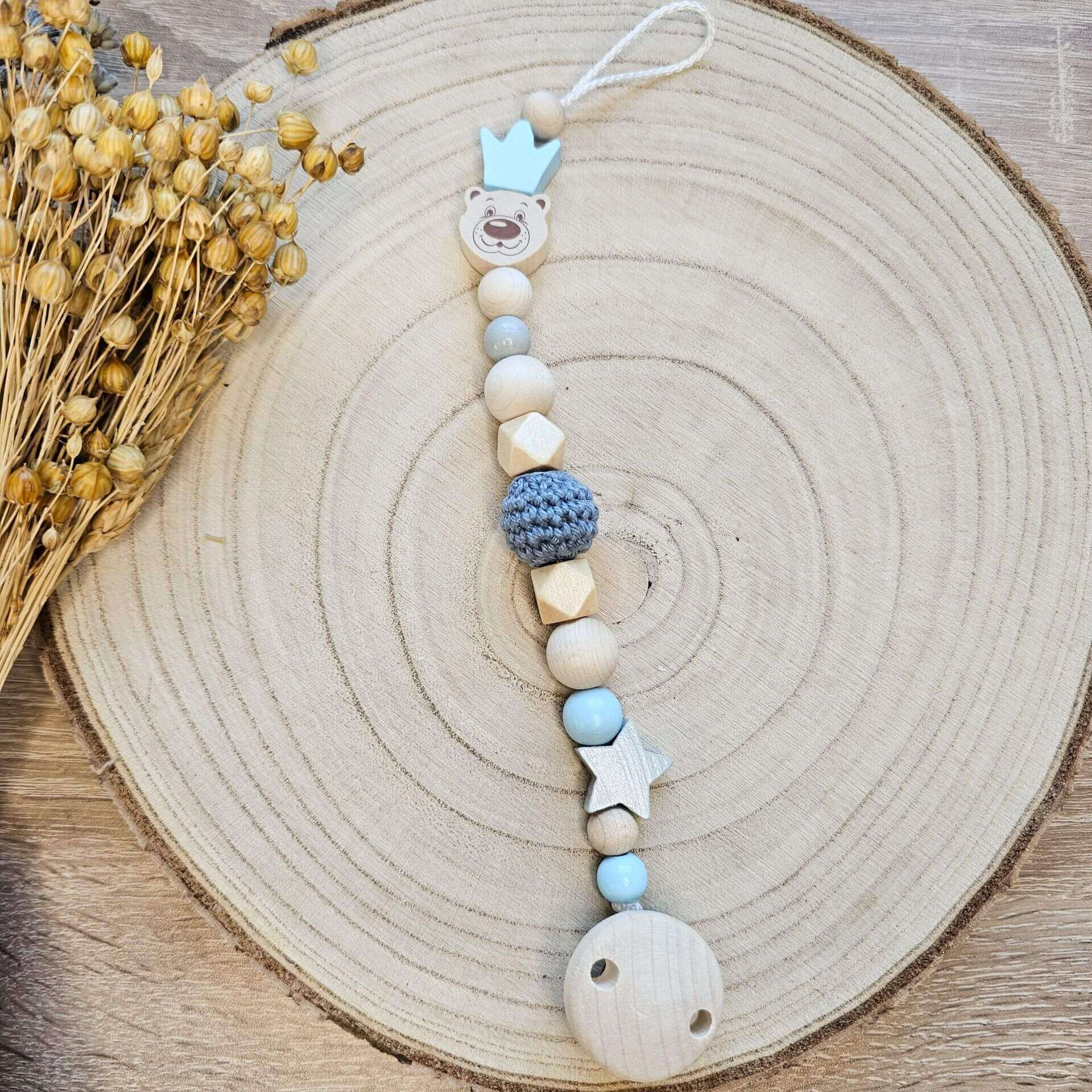 Bastelset Schnullerkette Bär mit Krone babyblau