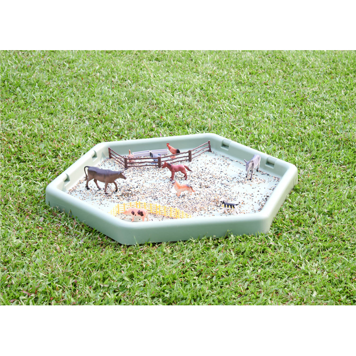 Sechseckiges Spielbrett salbeifarbig