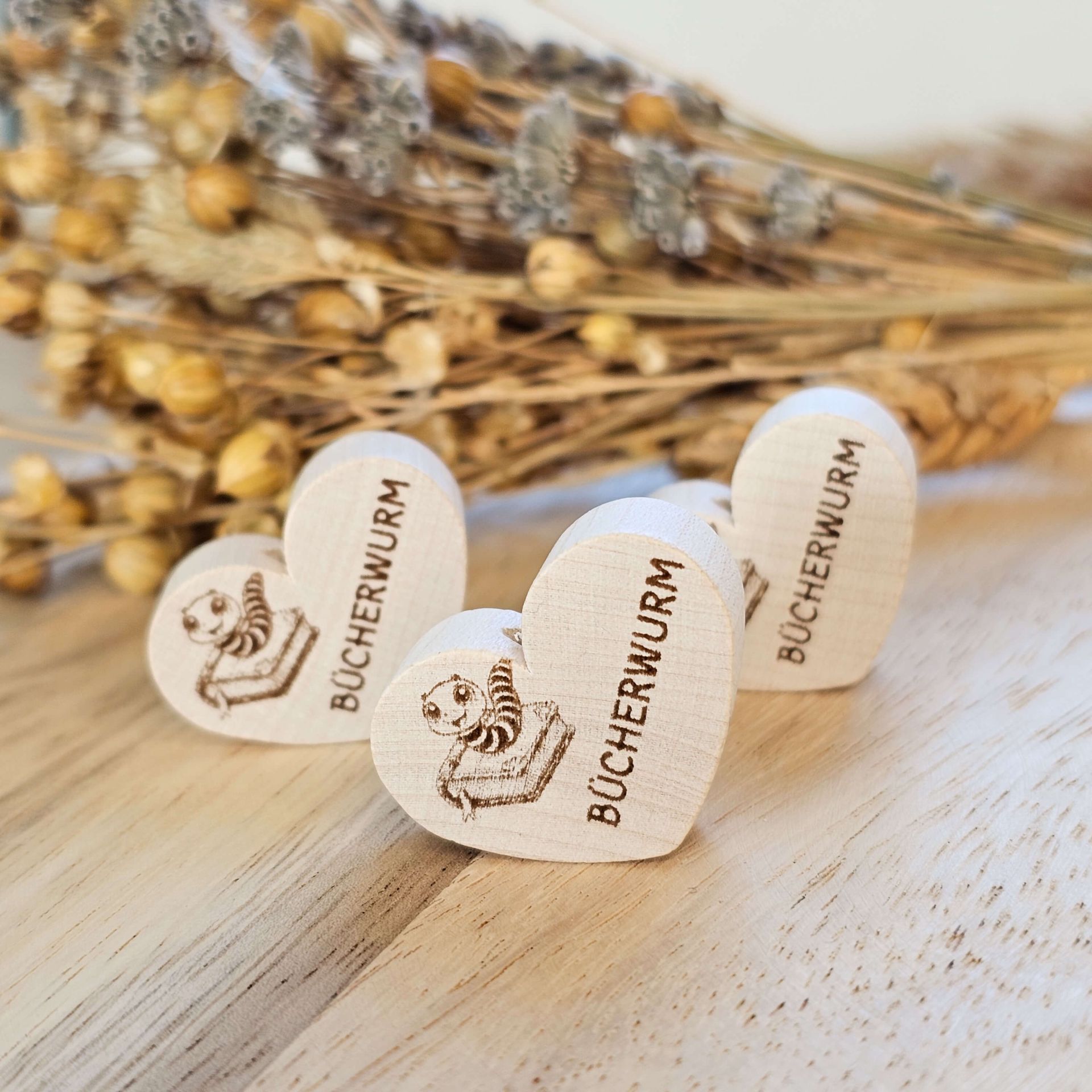 Holzperle Herz "Bücherwurm"