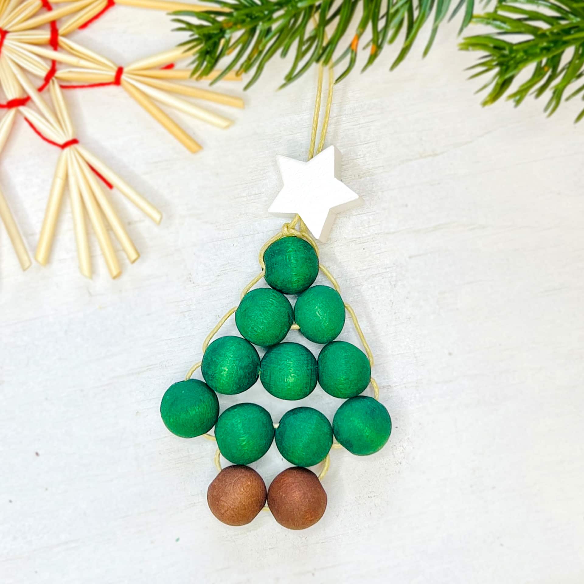 Perlen Weihnachtsbaum-Anhänger weiß • Bastelset