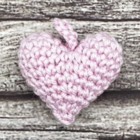 Crochet heart pendant 'light pink' 30 in stock 